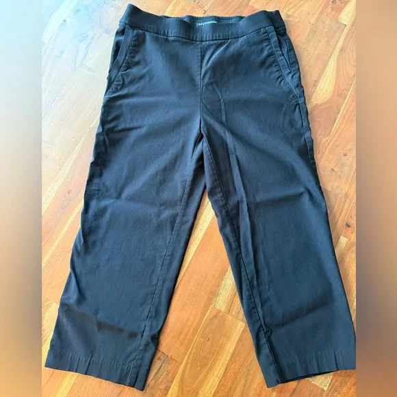 Counterparts Black Pull on Capri Pant with Buttom Hem Detail - Picture 2 of 5